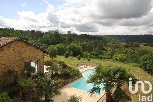 Maison 13 pièces de 440 m² à Le Bugue (24260)