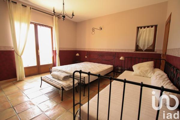 Maison 13 pièces de 440 m² à Le Bugue (24260)