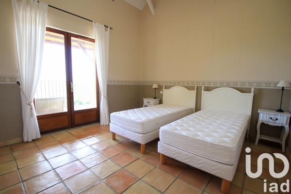 Maison 13 pièces de 440 m² à Le Bugue (24260)