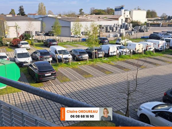 Locaux professionnels / Bureaux 347 m² - Artigues-près-Bordeaux