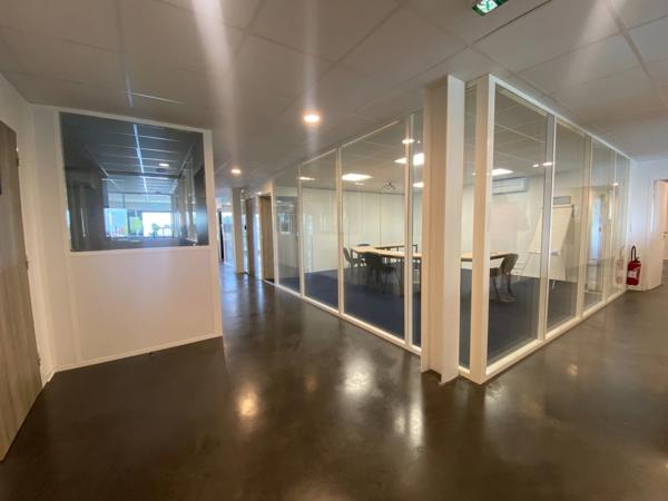 Locaux professionnels / Bureaux 347 m² - Artigues-près-Bordeaux