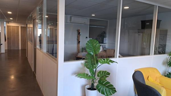 Locaux professionnels / Bureaux 347 m² - Artigues-près-Bordeaux