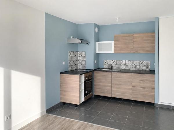 Appartement à louer 680 € CC ST HERBLAIN 2 p 42 m² DPE B