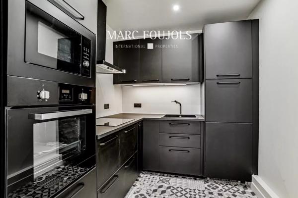 Paris XVIII La fourche – Location vide appartement 2 pièces refait à neuf