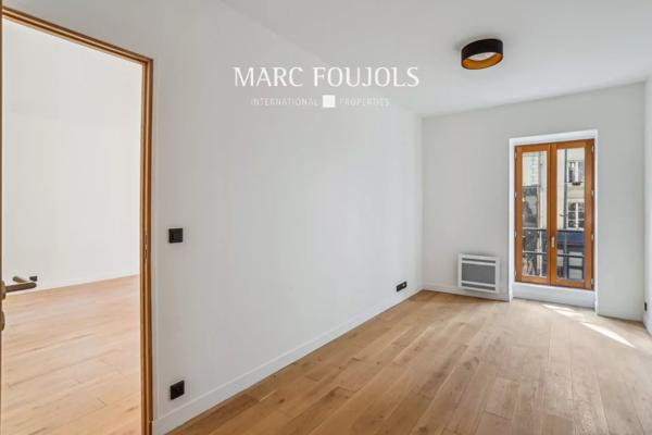 Paris XVIII La fourche – Location vide appartement 2 pièces refait à neuf