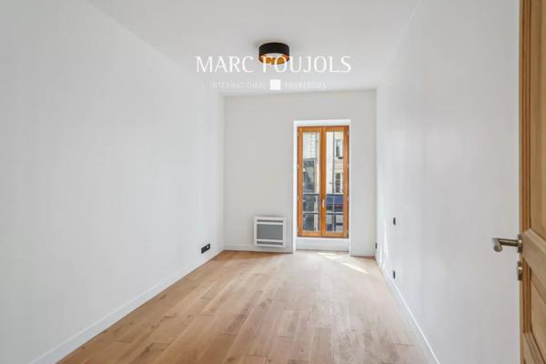 Paris XVIII La fourche – Location vide appartement 2 pièces refait à neuf