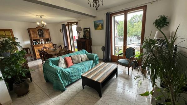 Maison familiale 4 chambres avec jardin et garage à Saillagouse – Cerdagne