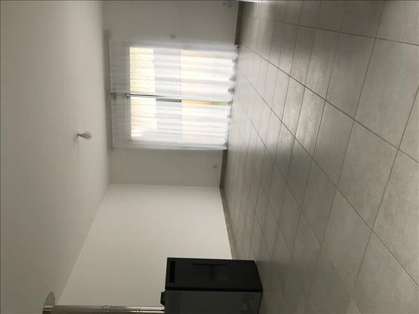 Maison à louer 845 € CC ST RENAN 3 p 70 m² DPE B