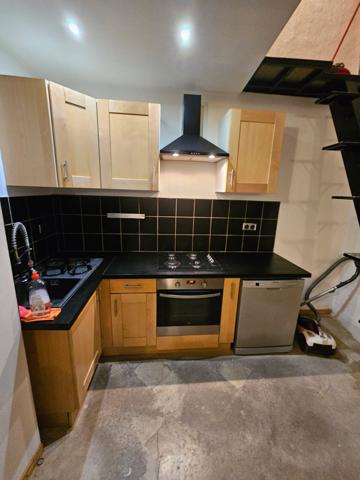 Robion (84440) Maison de village avec garage en plein coeur de robion