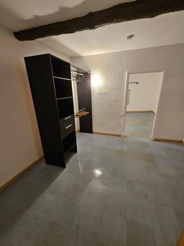 Robion (84440) Maison de village avec garage en plein coeur de robion