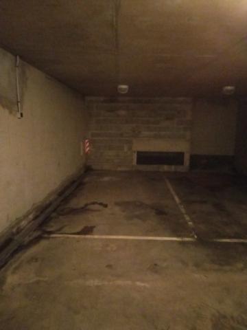 Location Parking - 1 m² (réf : 489845)