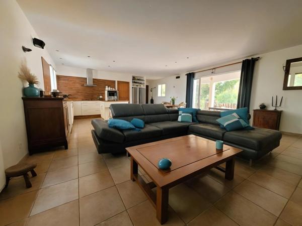 Maison à vendre 6 pièces PUY DU LAC (17)