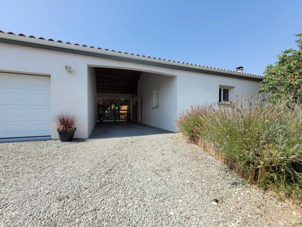 Maison à vendre 6 pièces PUY DU LAC (17)