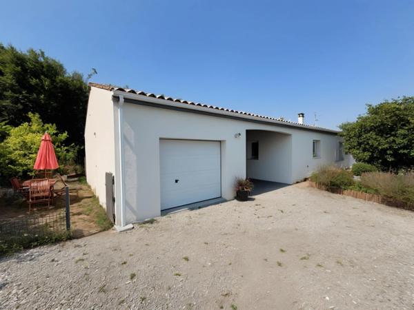 Maison à vendre 6 pièces PUY DU LAC (17)