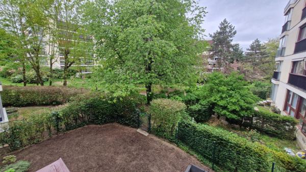 Appartement Fontenay Le Fleury 5 pièce(s) 98 m2