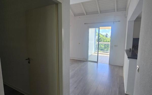 Appartement à louer    2 pièces •  Le Gosier
