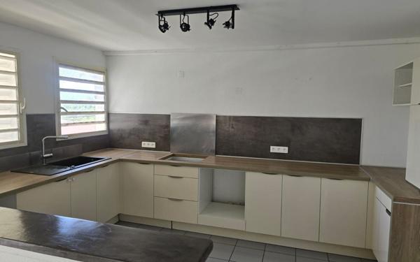 Appartement à louer    2 pièces •  Le Gosier