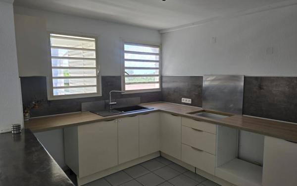 Appartement à louer    2 pièces •  Le Gosier