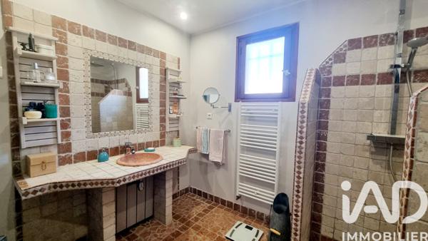 Maison à vendre 6 pièces 198 m² Pourrières