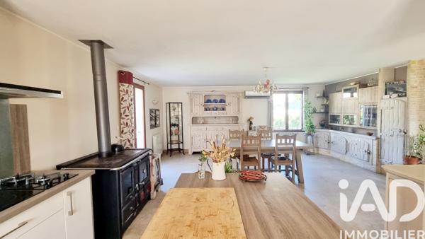 Maison à vendre 6 pièces 198 m² Pourrières