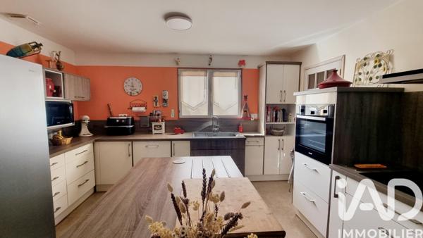 Maison à vendre 6 pièces 198 m² Pourrières