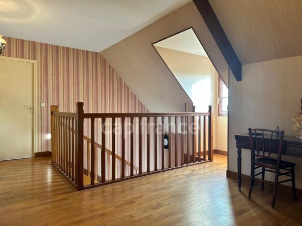 Maison à vendre de 179 m2 SAINT BRIS LE VINEUX (89) 4 chambres plus bureau sous-sol garage Terrain de 2100 m2