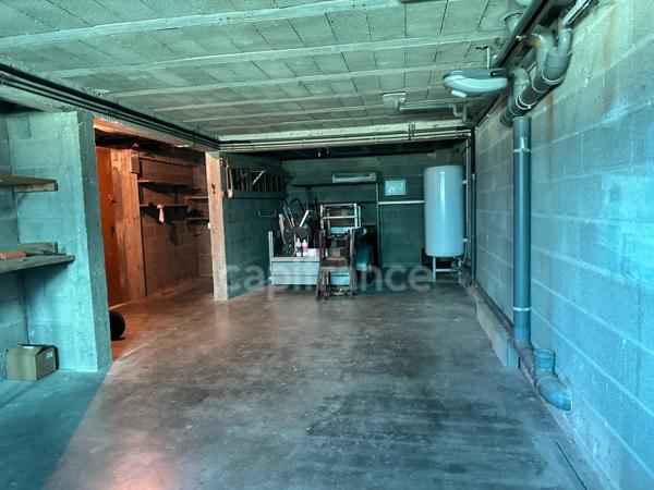 Maison à vendre de 179 m2 SAINT BRIS LE VINEUX (89) 4 chambres plus bureau sous-sol garage Terrain de 2100 m2