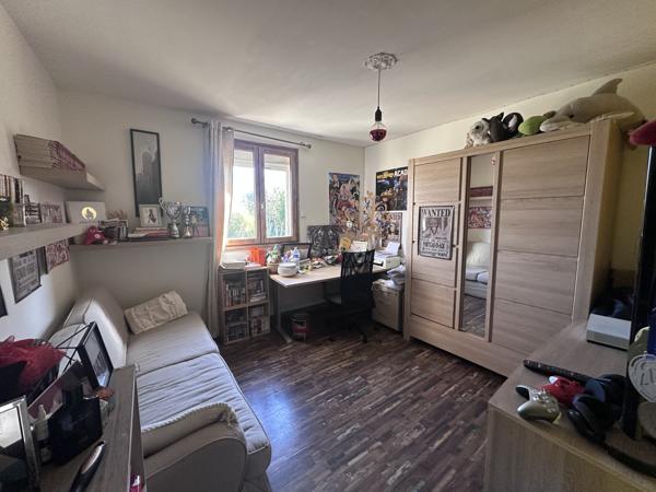 Maison
         5 pièces
        - 100 m² 392 500 € *