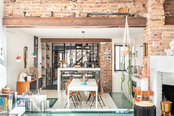 Loft de caractère au calme d’une cour dans une ancienne fabrique de canapés