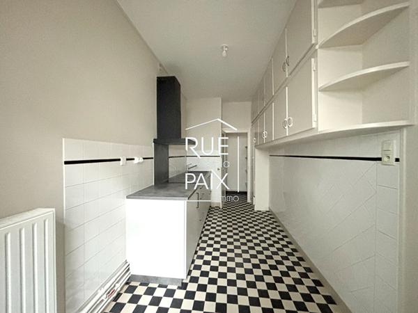 79300 BRESSUIRE Appartement T3 à louer - centre ville de Bressuire