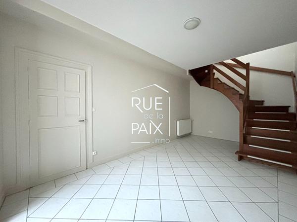 79300 BRESSUIRE Appartement T3 à louer - centre ville de Bressuire