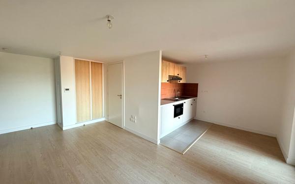 Appartement à louer    1 pièce •  Armentières