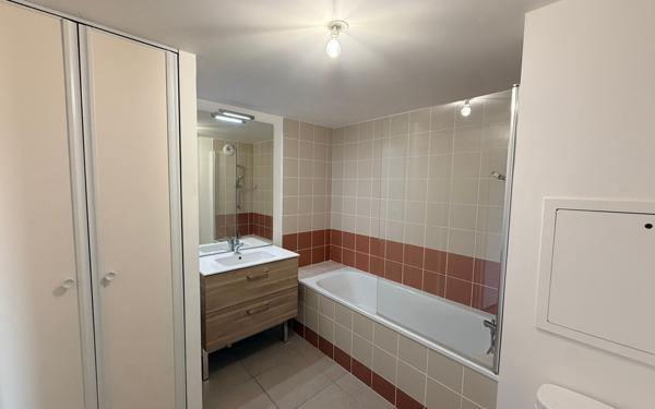 Appartement à louer    1 pièce •  Armentières