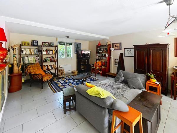 Maison 105m² avec extérieurs et garage à Mèze
