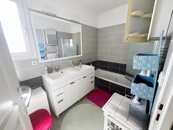 Maison 105m² avec extérieurs et garage à Mèze