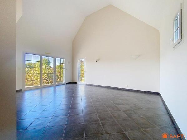 Mousterlin, familiale de 218 m², 5 ch, terrain 1 751 m²