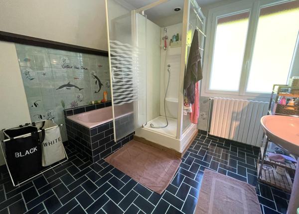 Grande maison sans vis à vis à 2 min de tout.