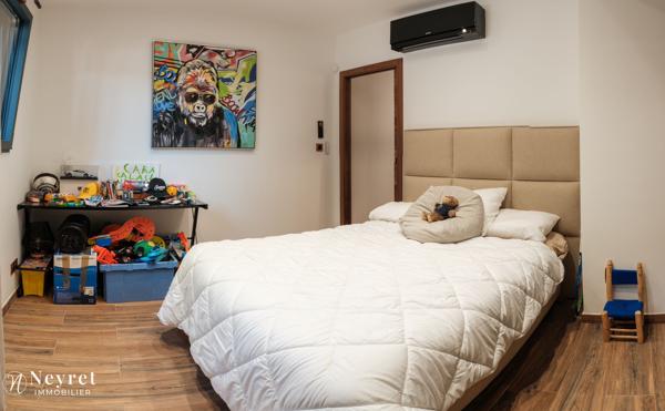 Saint-priest-en-jarez appartement 316M2 type maison de plain pied avec terrasse garage parking