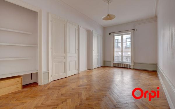 Appartement à vendre    2 pièces • 66 m2 Lyon 2
