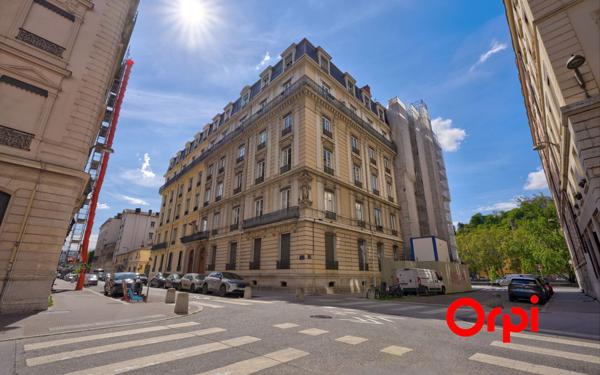 Appartement à vendre    2 pièces • 66 m2 Lyon 2