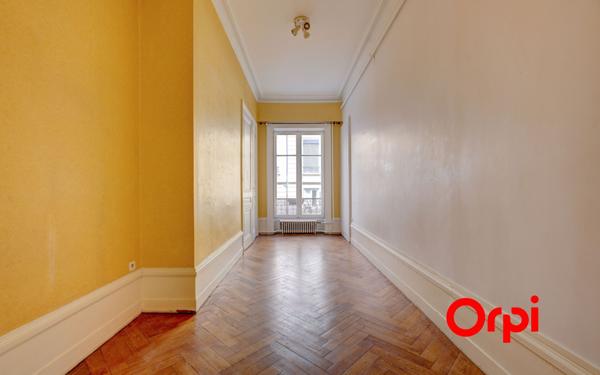 Appartement à vendre    2 pièces • 66 m2 Lyon 2