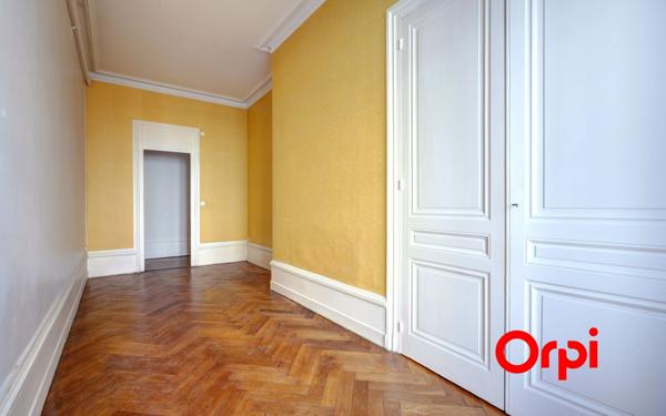 Appartement à vendre    2 pièces • 66 m2 Lyon 2