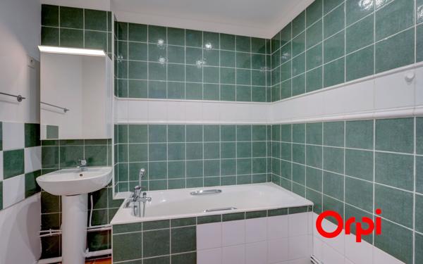 Appartement à vendre    2 pièces • 66 m2 Lyon 2