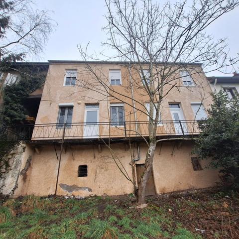 Immeuble composé de 4 appartements