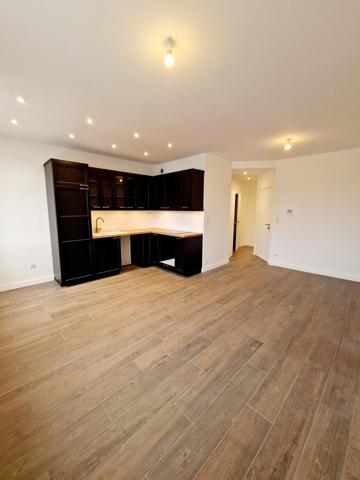 MAGNIFIQUE APPARTEMENT DE TYPE 3 SUR LA PRESQU'ïLE DE MARTIGUES 1 150 € / mois C.C.*