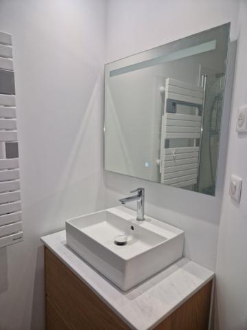 MAGNIFIQUE APPARTEMENT DE TYPE 3 SUR LA PRESQU'ïLE DE MARTIGUES 1 150 € / mois C.C.*