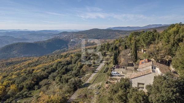 A vendre à Grasse, ancienne bastide de parfumeur avec vue mer