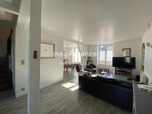 Maison à SAINT-JAMES, 50240 - 5 pièces 170m²