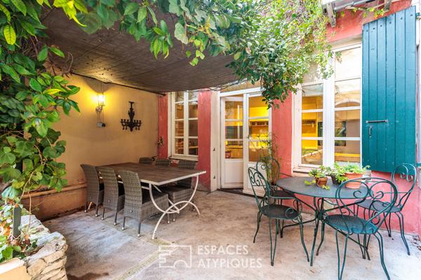 Hôtel particulier avec piscine et 4 appartements indépendants à Montélimar