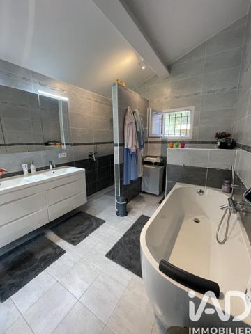 Maison à vendre 7 pièces 180 m² Flassans-sur-Issole